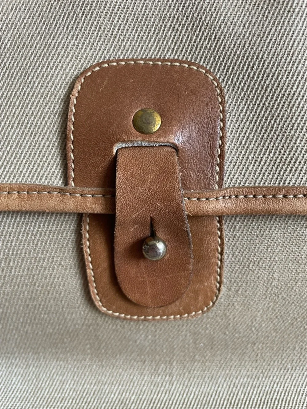Brahmin x Sperry canvas vintage messenger laptop bag beige brown leather trim
